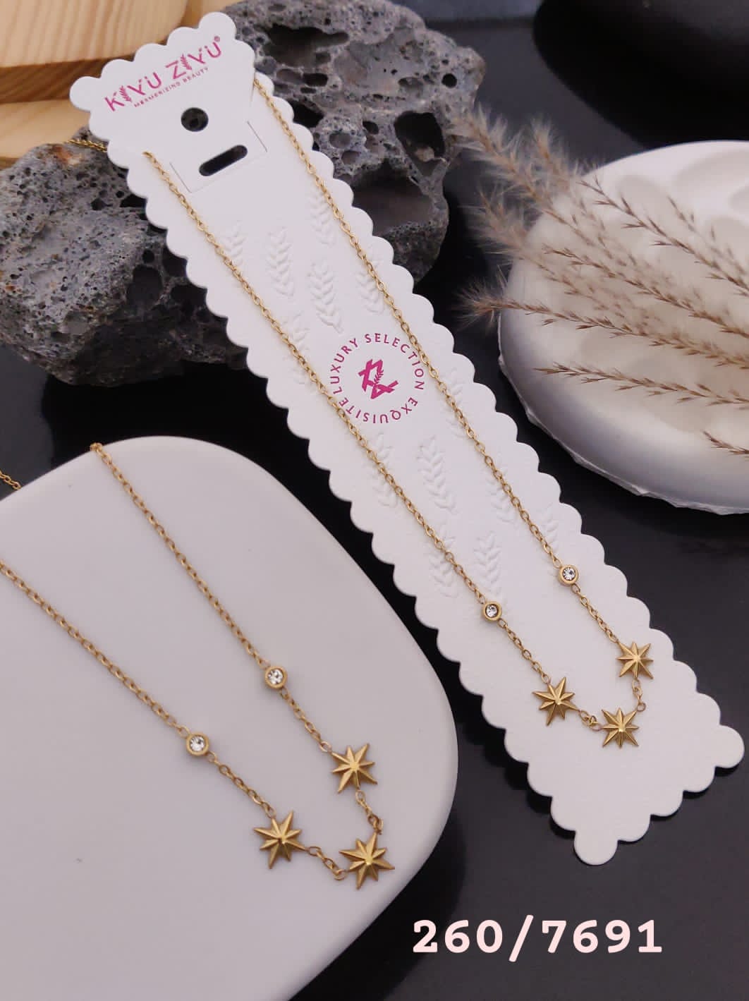 Kiyu Jiyu 18 K Gold-Plated Pendant Necklace – Elegant &amp; Timeless