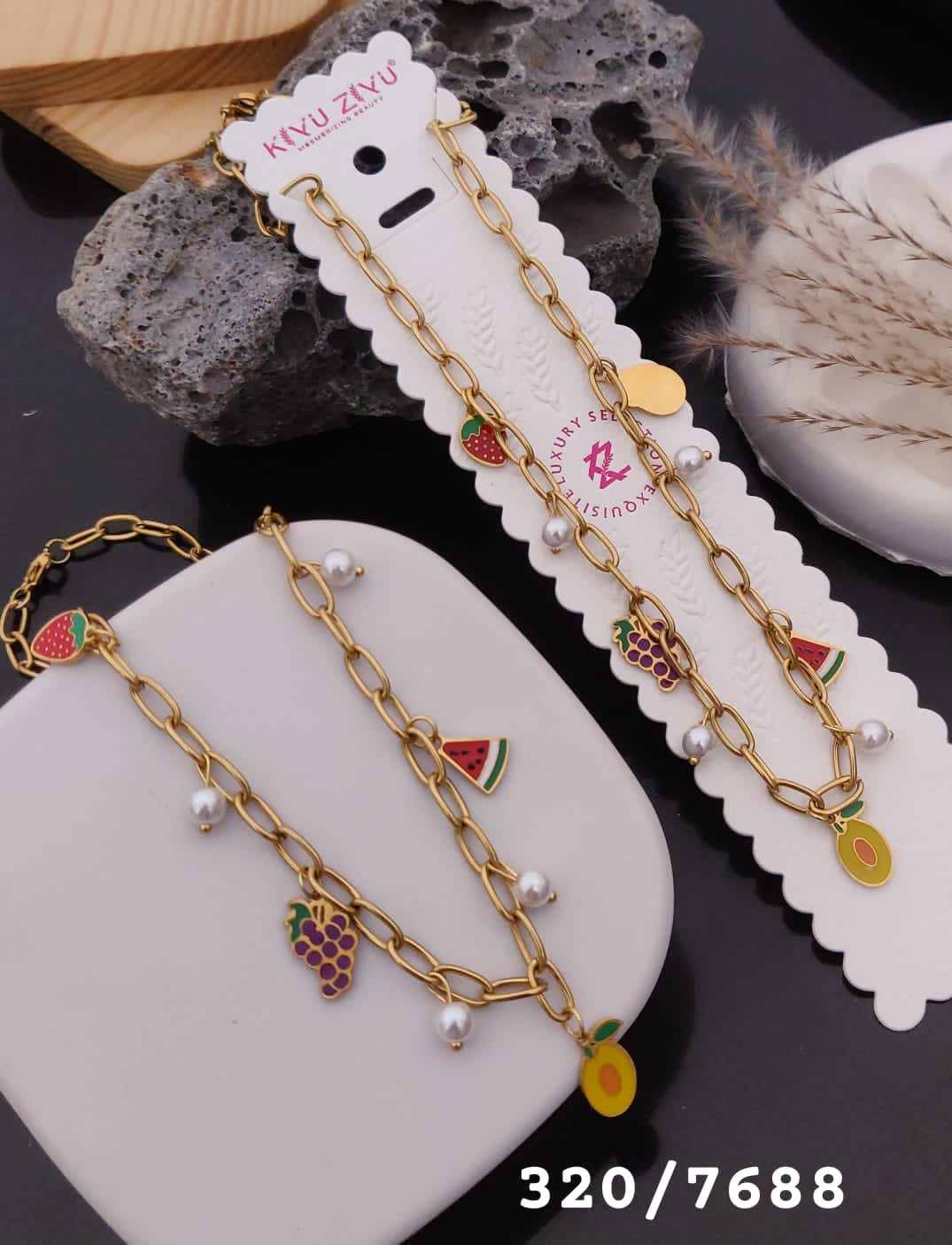 Kiyu Jiyu 18 K Gold-Plated Pendant Necklace – Elegant &amp; Timeless