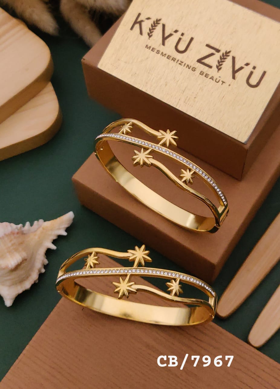 Kiyu Ziyu 18K Gold Plated Anti-Tarnish Bangle.