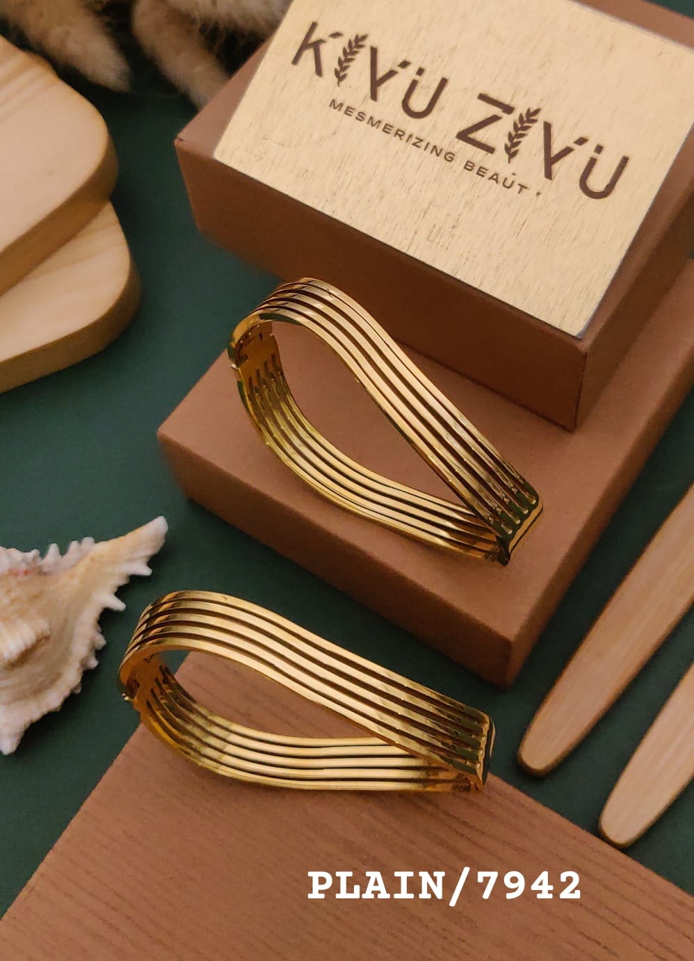 Kiyu Ziyu 18K Gold Plated Anti-Tarnish Bangle.