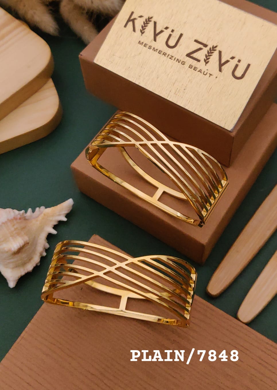 Kiyu Ziyu 18K Gold Plated Anti-Tarnish Bangle.