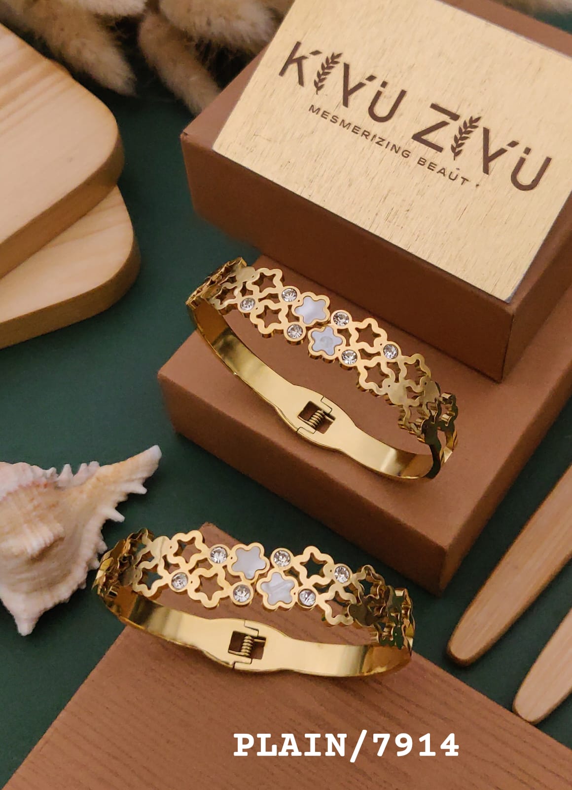 Kiyu Ziyu 18K Gold Plated Anti-Tarnish Bangle.