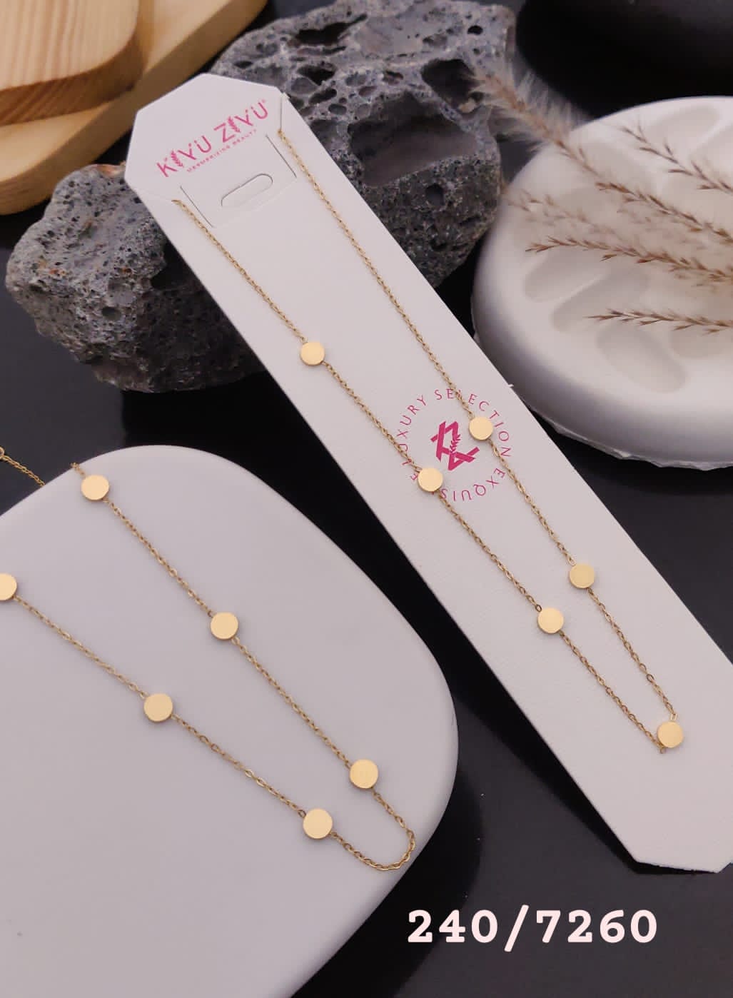 Kiyu Jiyu 18 K Gold-Plated Pendant Necklace – Elegant &amp; Timeless