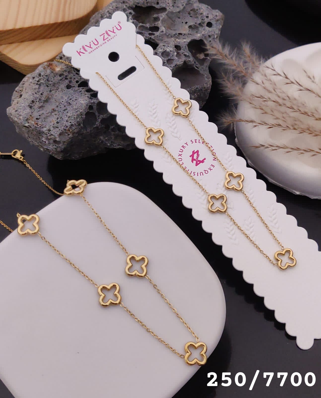 Kiyu Jiyu 18 K Gold-Plated Pendant Necklace – Elegant &amp; Timeless