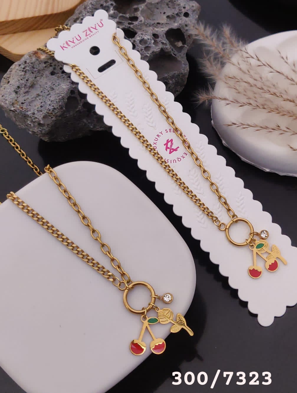 Kiyu Jiyu 18 K Gold-Plated Pendant Necklace – Elegant &amp; Timeless