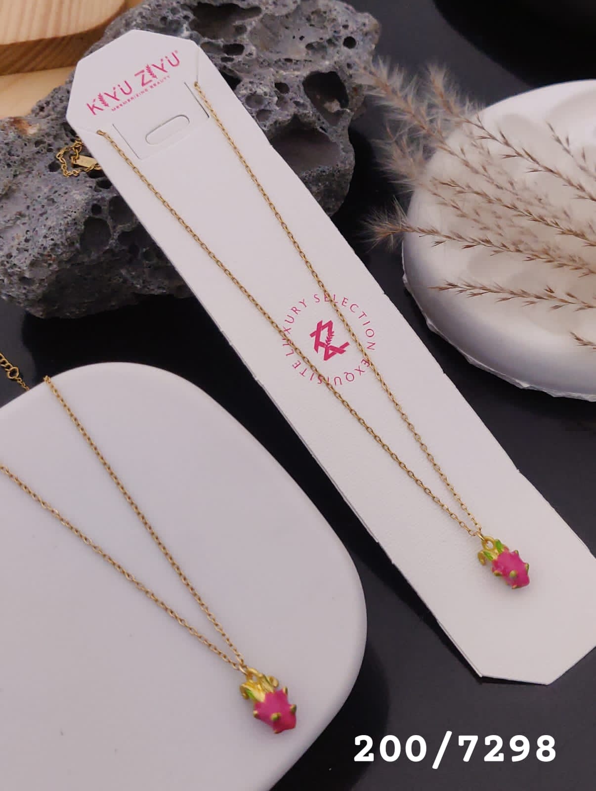 Kiyu Jiyu 18 K Gold-Plated Pendant Necklace – Elegant &amp; Timeless