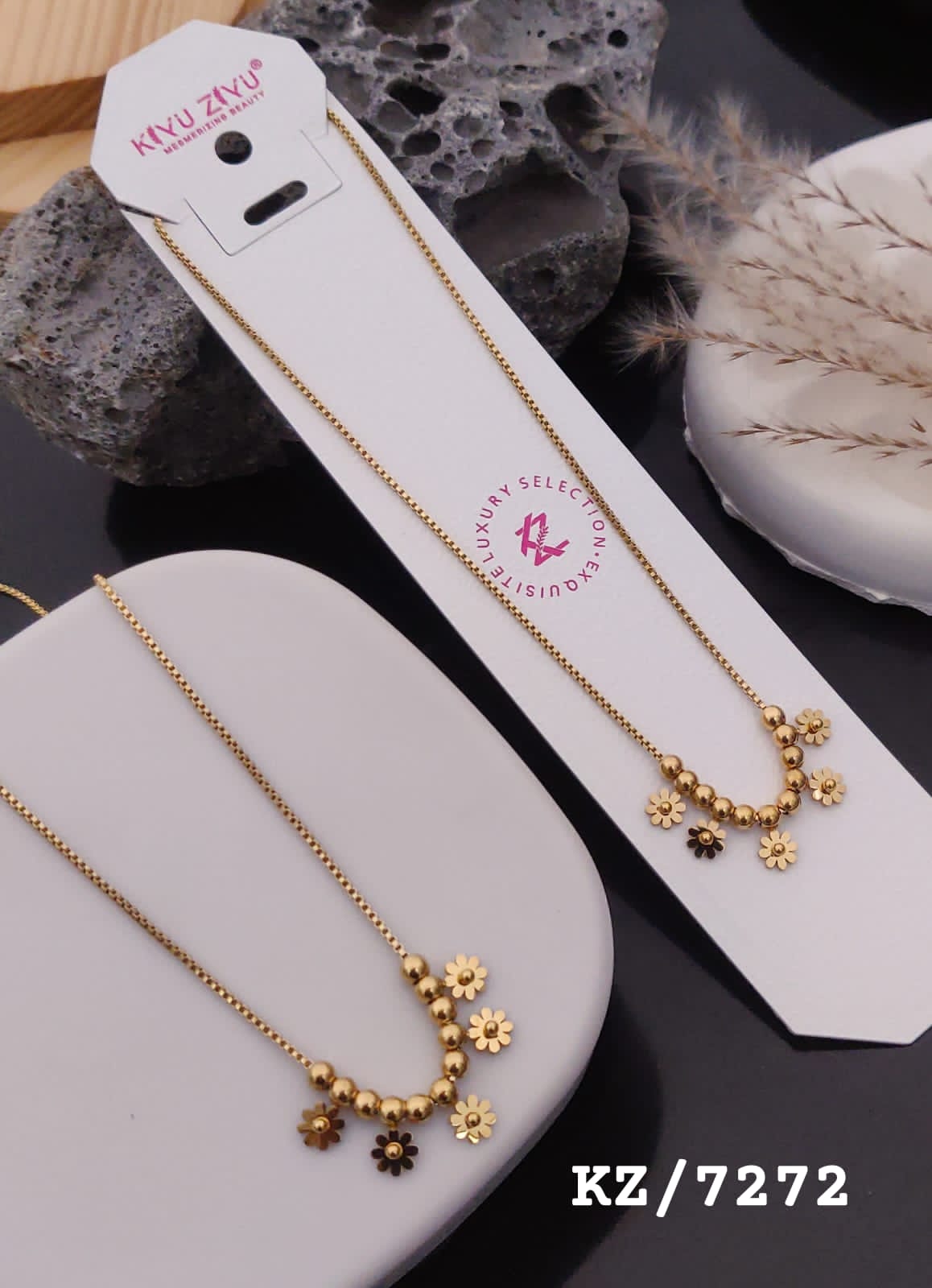 Kiyu Jiyu 18 K Gold-Plated Pendant Necklace – Elegant &amp; Timeless